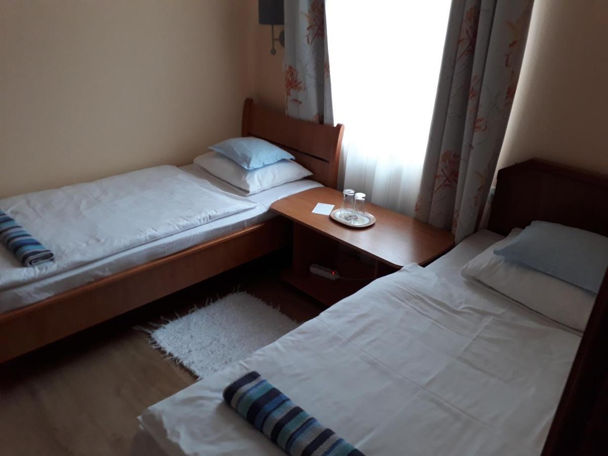 Bed and Breakfast Szilvia Panzio Gyomaendrőd Exterior foto