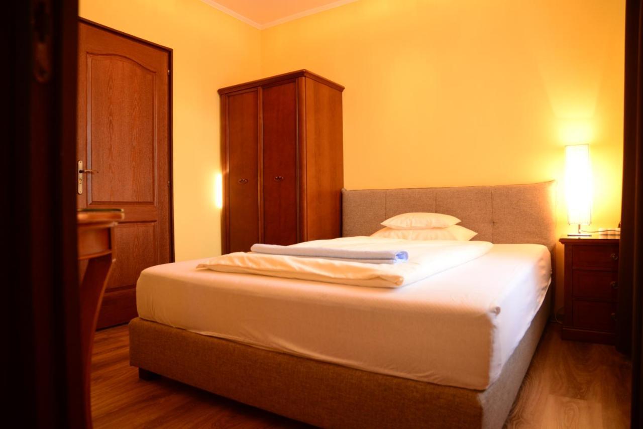 Bed and Breakfast Szilvia Panzio Gyomaendrőd Exterior foto