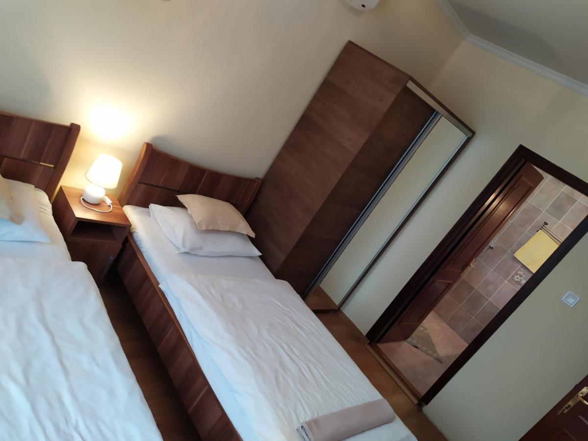 Bed and Breakfast Szilvia Panzio Gyomaendrőd Exterior foto