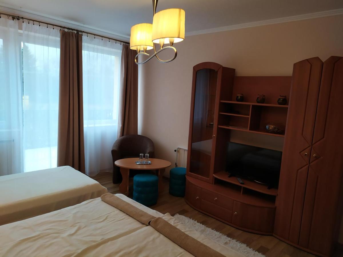 Bed and Breakfast Szilvia Panzio Gyomaendrőd Exterior foto