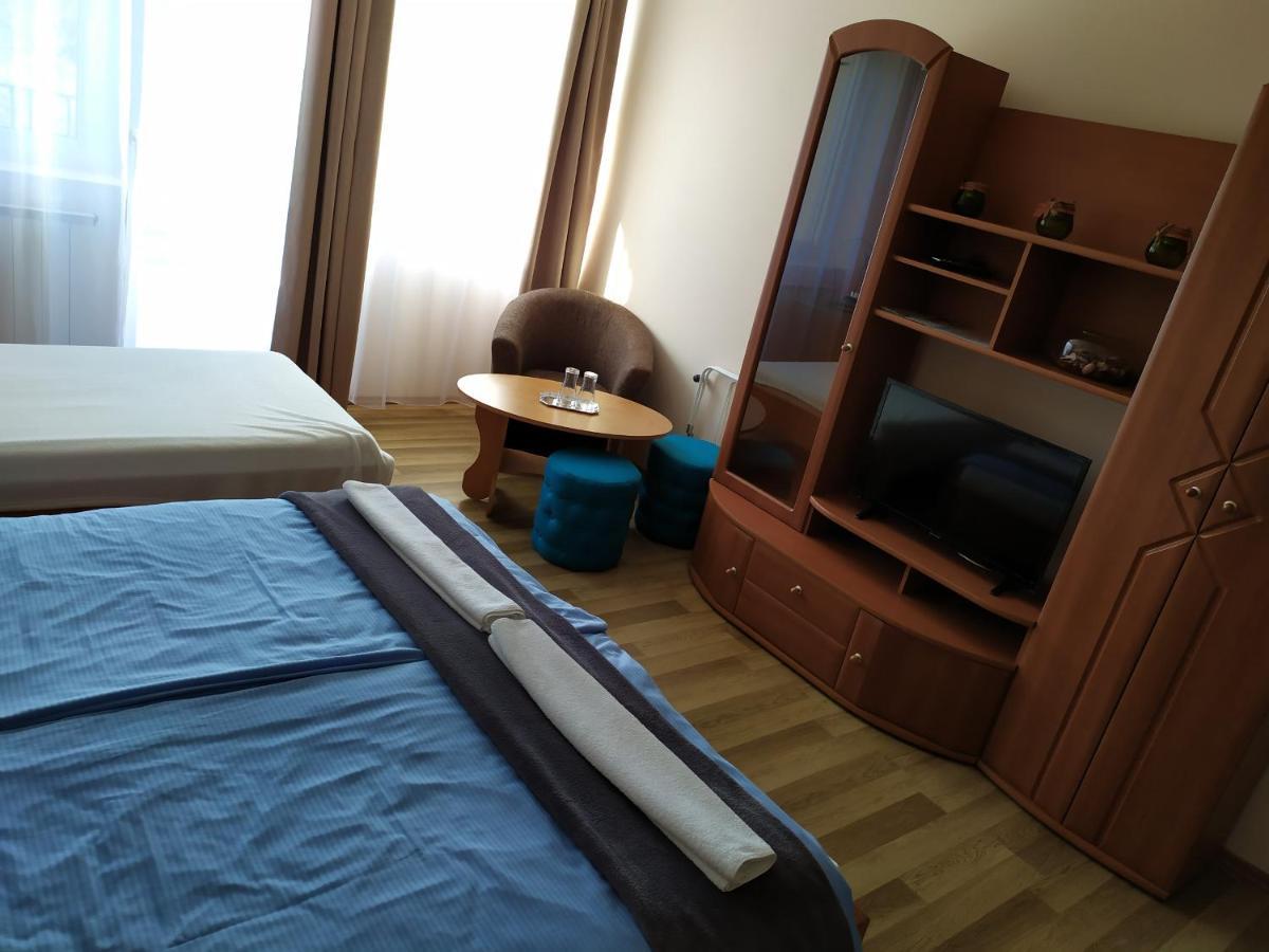 Bed and Breakfast Szilvia Panzio Gyomaendrőd Exterior foto