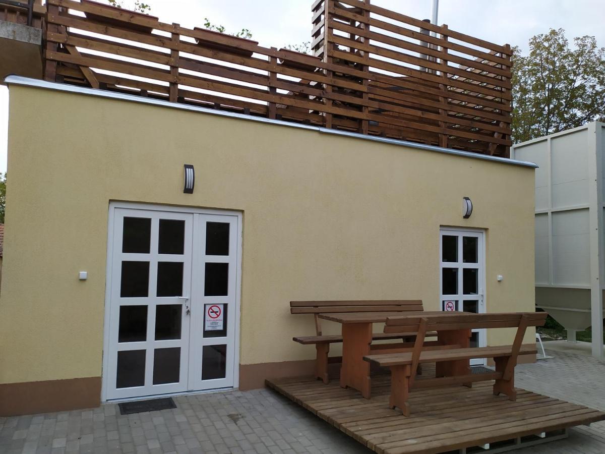 Bed and Breakfast Szilvia Panzio Gyomaendrőd Exterior foto
