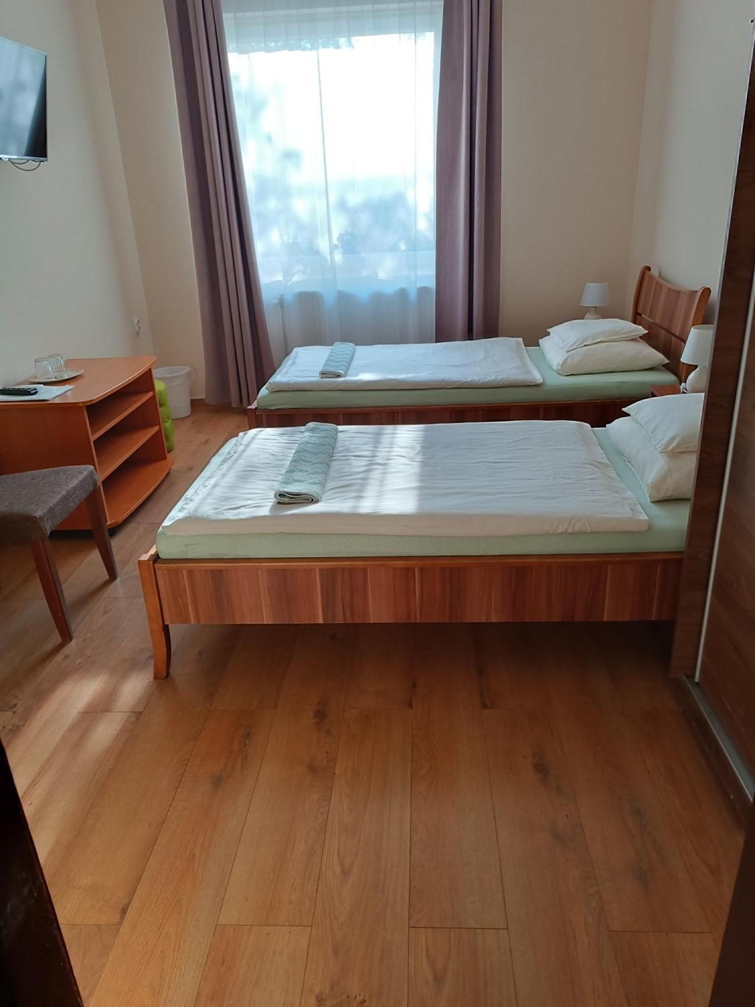 Bed and Breakfast Szilvia Panzio Gyomaendrőd Exterior foto