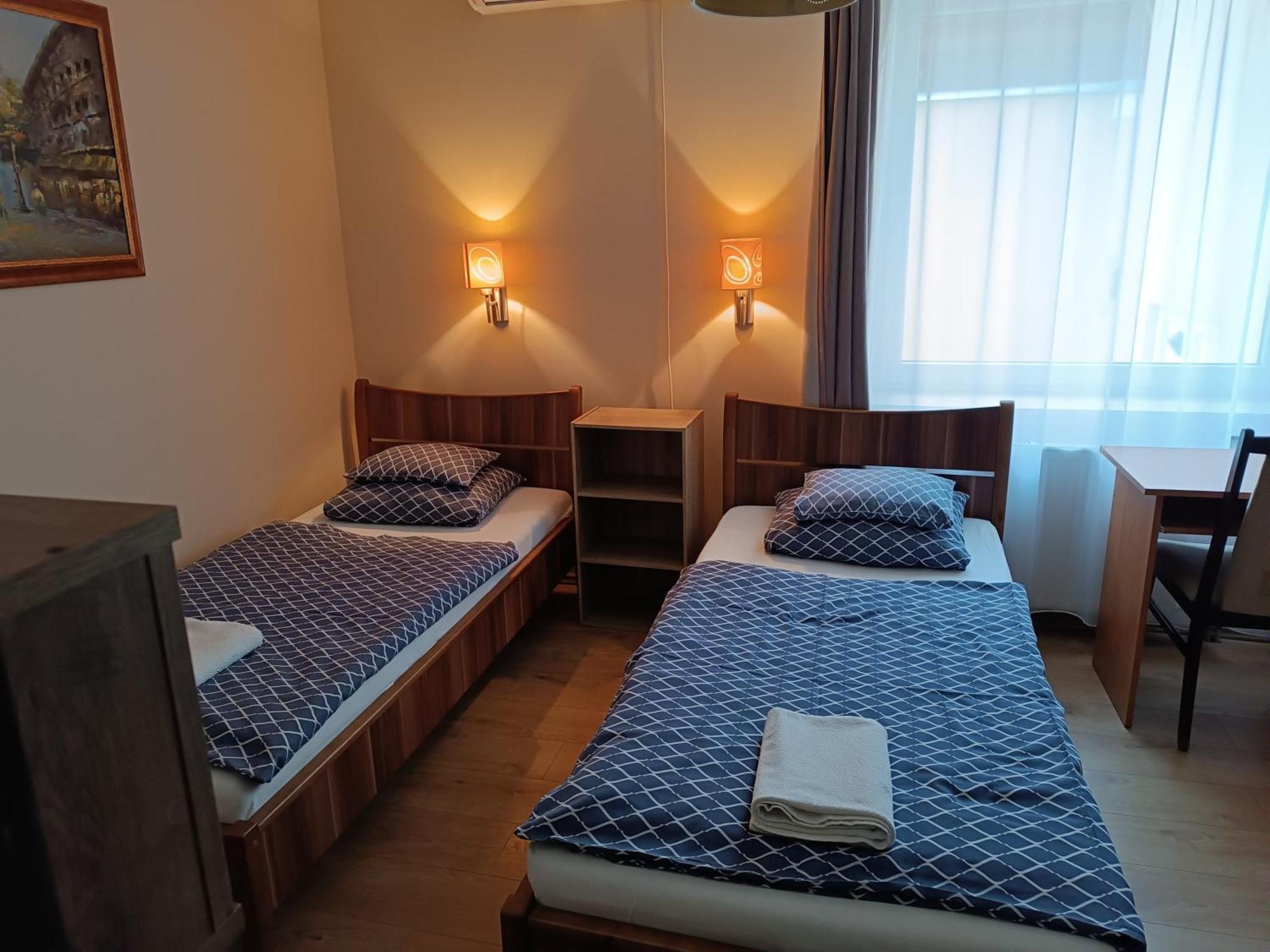 Bed and Breakfast Szilvia Panzio Gyomaendrőd Exterior foto